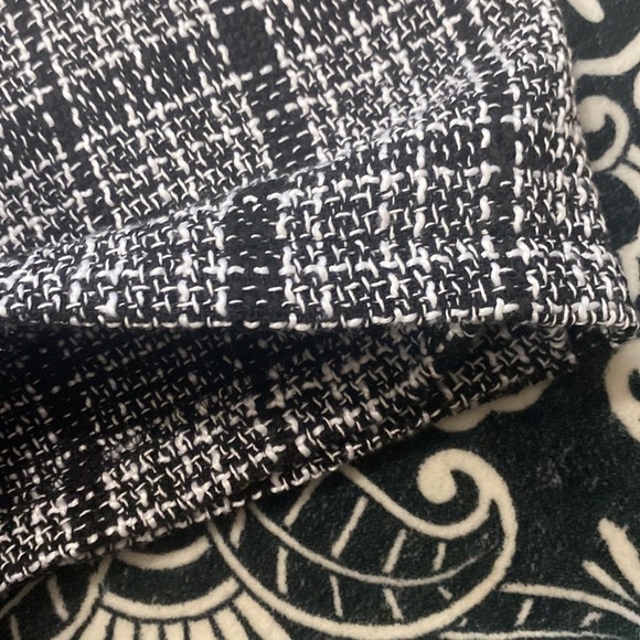 Medium black and white tweed like mini skirt - Picture 14 of 14